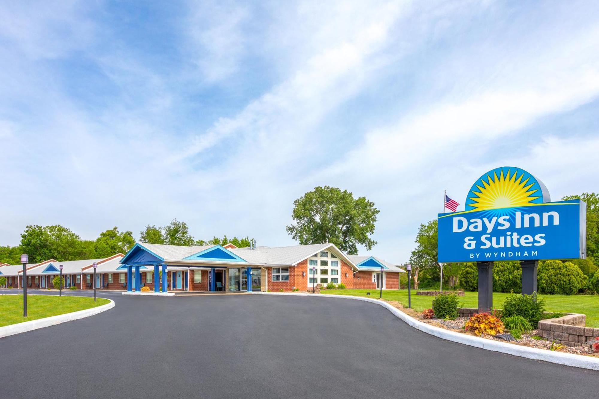 Days Inn By Wyndham Wauseon Exterior photo