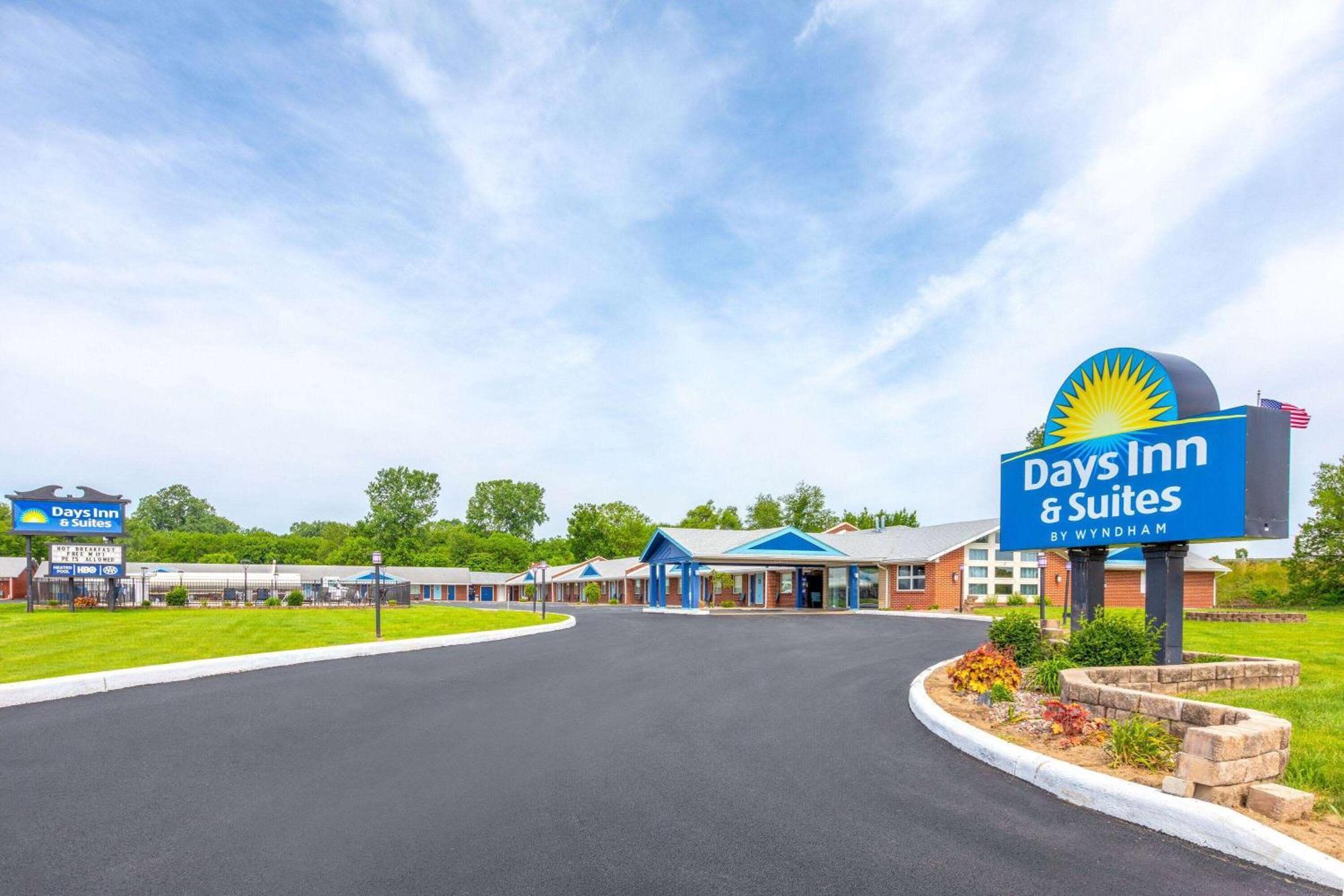 Days Inn By Wyndham Wauseon Exterior photo