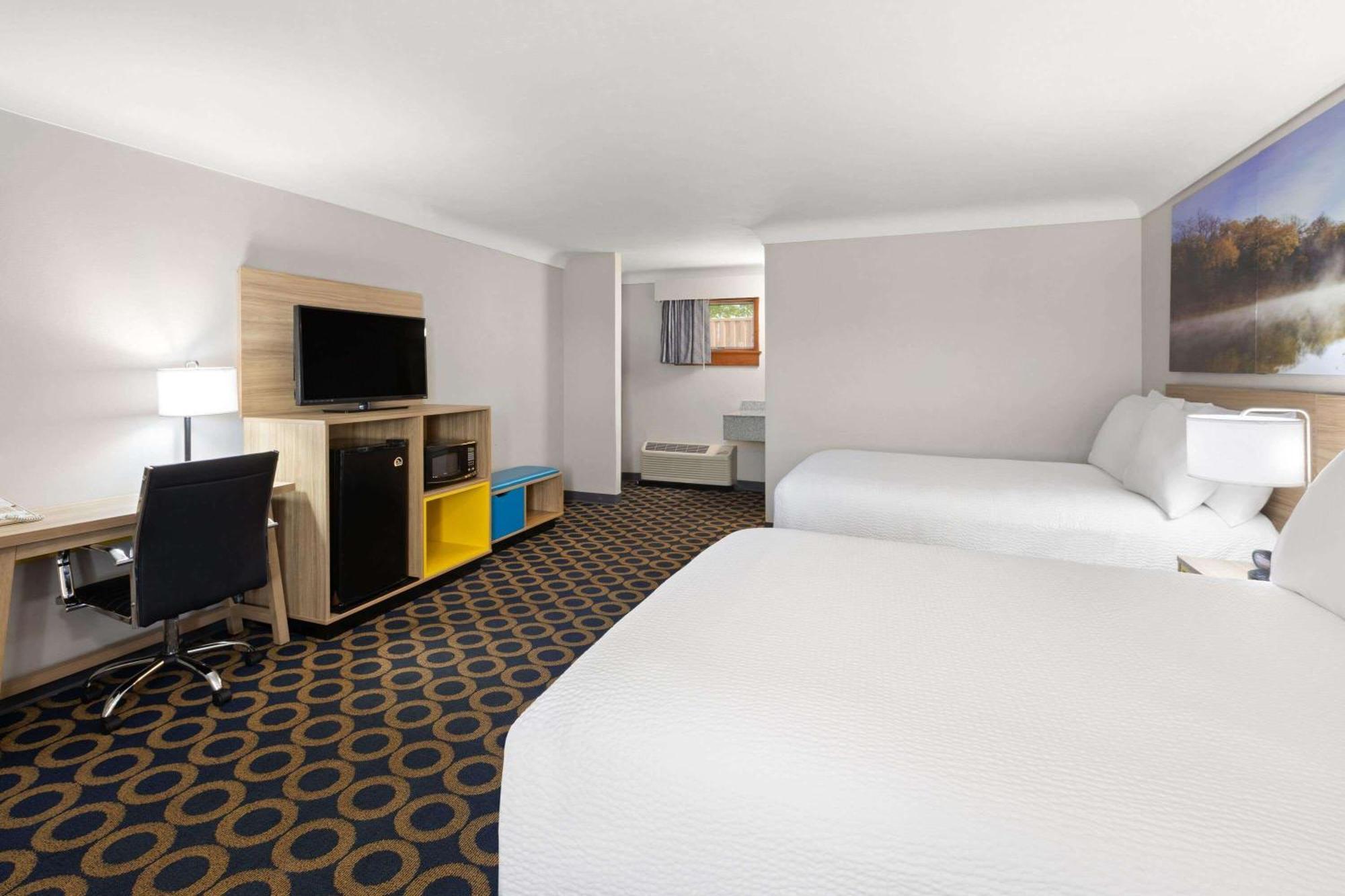 Days Inn By Wyndham Wauseon Exterior photo